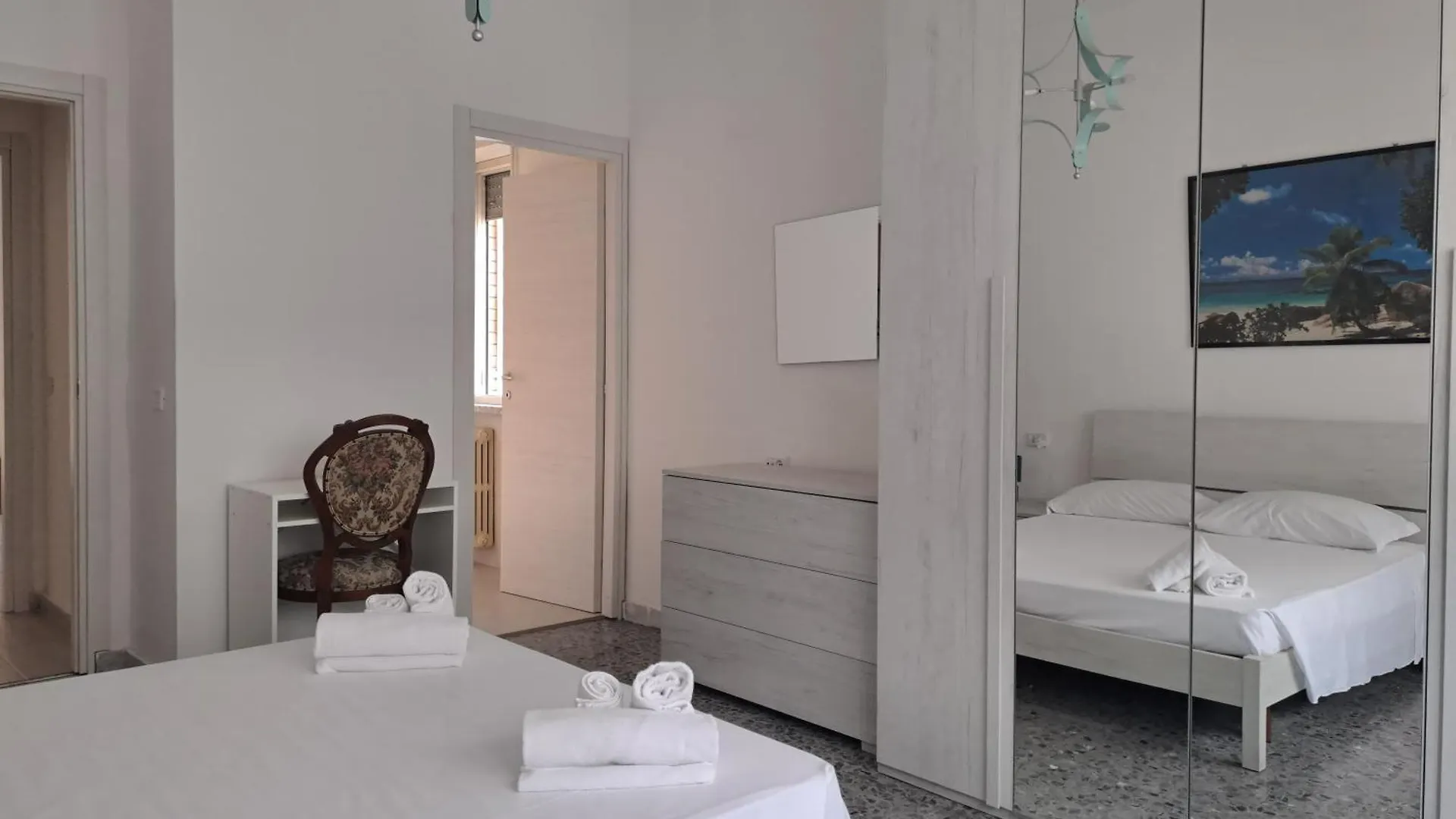 Gold Sunshine Srls Guest House O Affittacamere Lido di Ostia 0*,